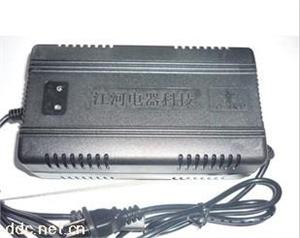 江河12V/24V智能电动车充电器