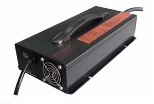 车载式充电机，全密封防水防尘防震 厂家供货
