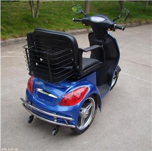老年折叠四轮然油代步车