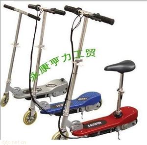 畅销款迷你小冲浪电动滑板车