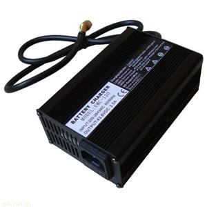 广州谐同电子240W 24V7A电动车电动摩托车专用充电器