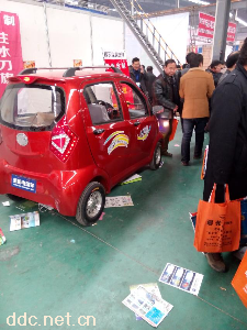 知影四轮电动车铁壳小宝马